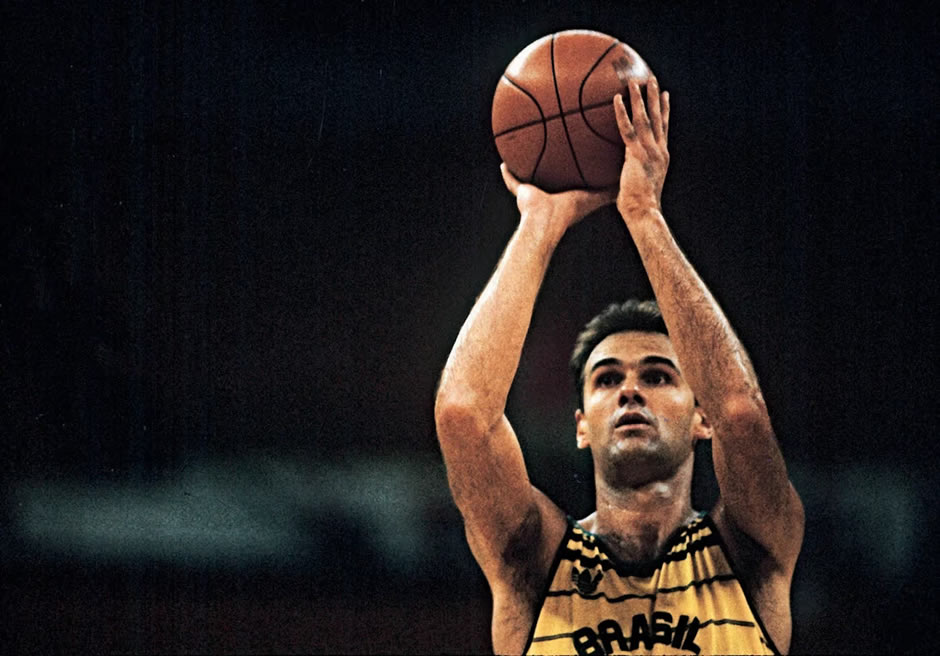 #1371 • Oscar Schmidt arremessando